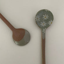 Load image into Gallery viewer, fort &amp; field | Flower print small handmade Japanese pottery tea spoon