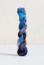 Load image into Gallery viewer, Bonmoher | Urth Yarns