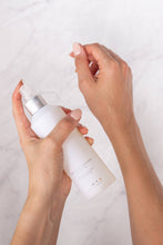 Load image into Gallery viewer, Ore Luminous &amp; Moisturizing Cashmere Body Oil | ZENTS