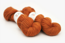 Load image into Gallery viewer, Merino Worsted Yarn | Hue Loco