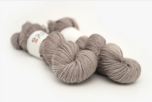 Load image into Gallery viewer, Merino Worsted Yarn | Hue Loco