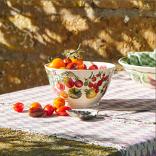 Load image into Gallery viewer, Tomatoes Medium Old Bowl | Emma Bridgewater