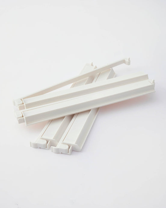 Oh My Mahjong | White Acrylic Rack and Pusher Set